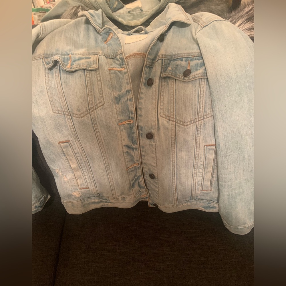 A&F DENIM JACKET SIZE
